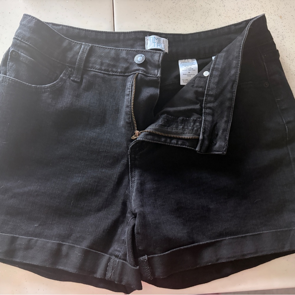Time and Tru Women's Dark Denim Shorts